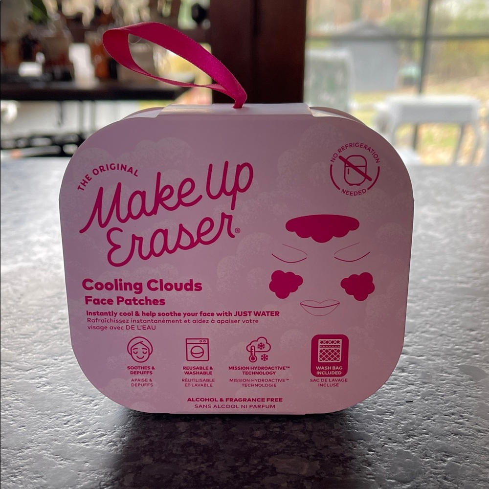 Makeup Eraser Cooling Clouds Face Patches washable, reusable cools with water - Picture 8 of 9